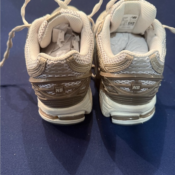 New Balance Light Tan Mesh Sneakers - Picture 5 of 8